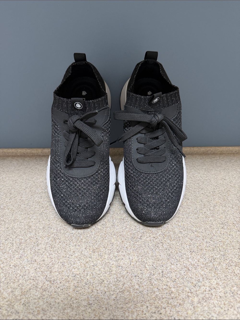 nurture response tennis shoe